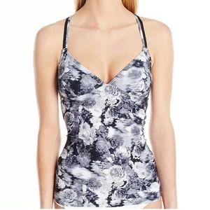 TYR Women's Verona Brooke Tank Top, Size M(8)